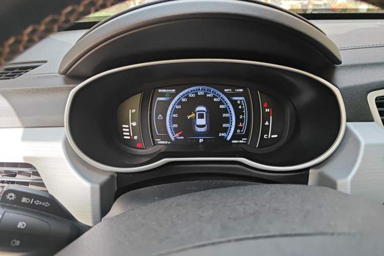 Used Geely Auto Emgrand X7 Sport 2016 1.8TD Automatic ZhiZun Version Instrument Cluster