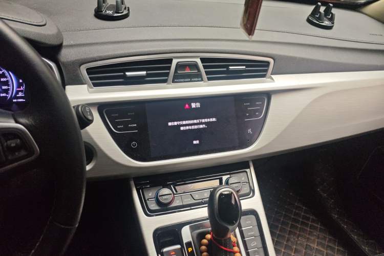 Used Geely Auto Emgrand X7 Sport 2018 1.8TD Automatic Two-Wheel Drive Smart 4G Connected Version
