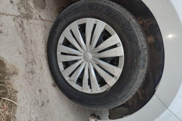 Used Volkswagen Santana 2019 1.5L Manual Fashion Edition China VI Standard Right Front Wheel Hub