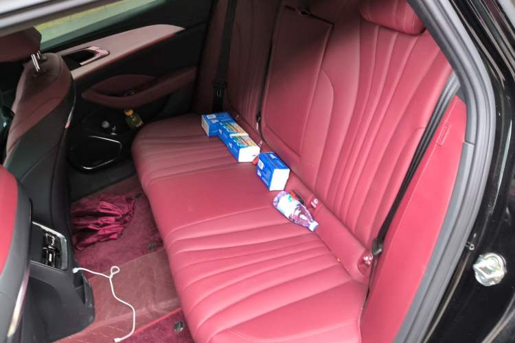 Used Hongqi H5 2025 2.0T Automatic Xuan Ying Edition Interior 4