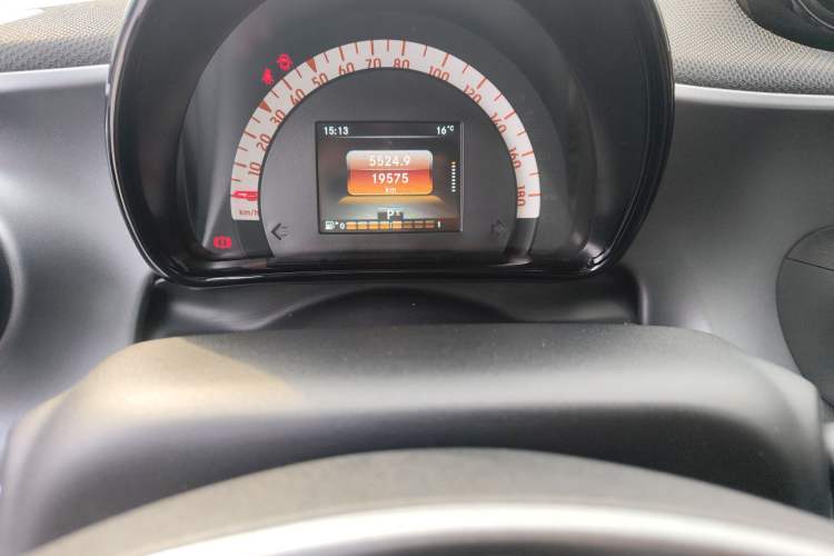 Used smart fortwo 2018 1.0L 52kW Hardtop Passion Edition China V Standard
