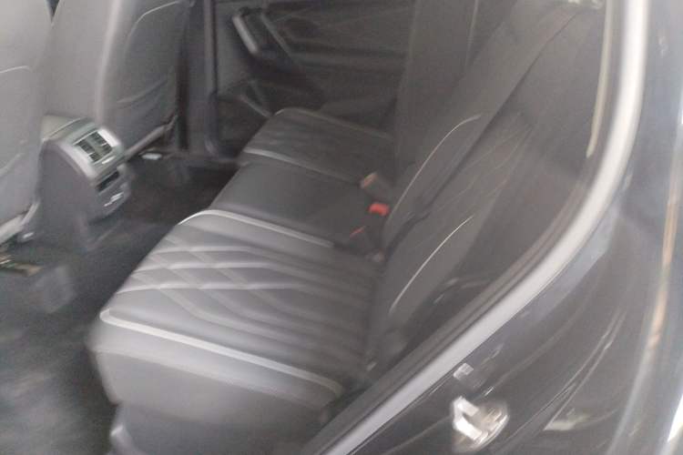 Used Volkswagen Tiguan L 2023 Restyled 330TSI Automatic Two-Wheel Drive R-Line Enhanced Comfort Version