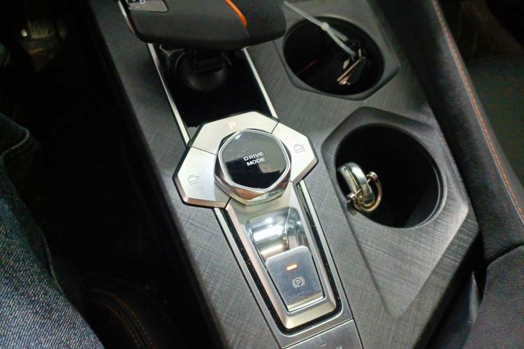 Used CHANGAN UNI-V 2022 1.5T Sport Edition Gear Lever