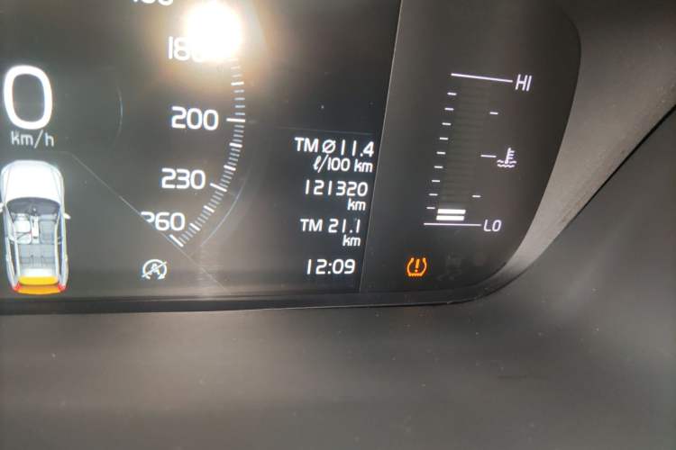 Used Volvo XC60 2019 T5 4x4 Smart Edition China V Standard Odometer Close Up