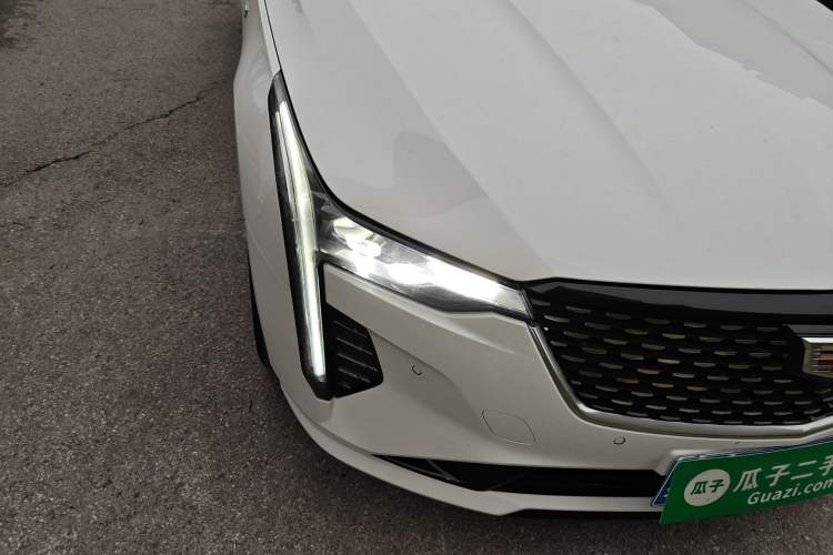 Used Cadillac CT4 2022 28T Luxury Edition Right Front Headlight