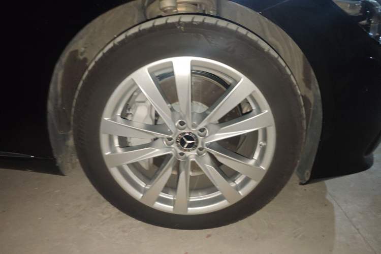 Used Mercedes-Benz S-Class 2023 S 400 L Business Model Right Front Wheel Hub