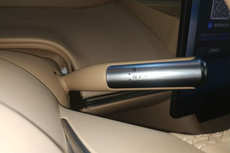 Used Hima Luxeed R7 2024 Pure Electric 667km Pro Gear Lever