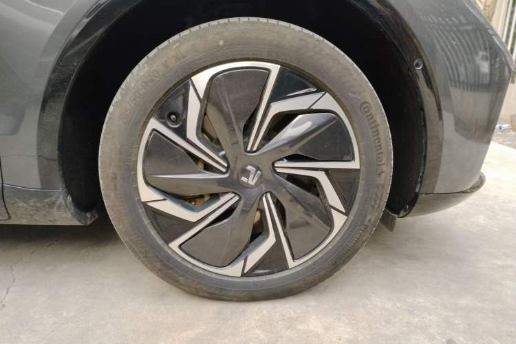 Used Rising R7 2024 Advanced Edition Right Front Wheel Hub