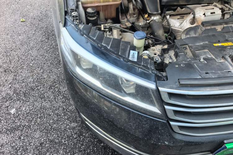 Used Dongfeng Aeolus A9 2016 1.8T Luxury Model Right Front Headlight