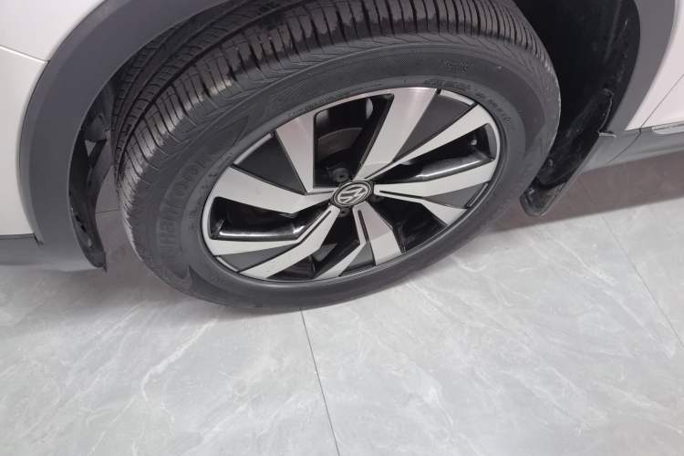 Used Volkswagen Tayron 2022 280TSI Two-Wheel Drive Luxury Smart Connectivity Version
