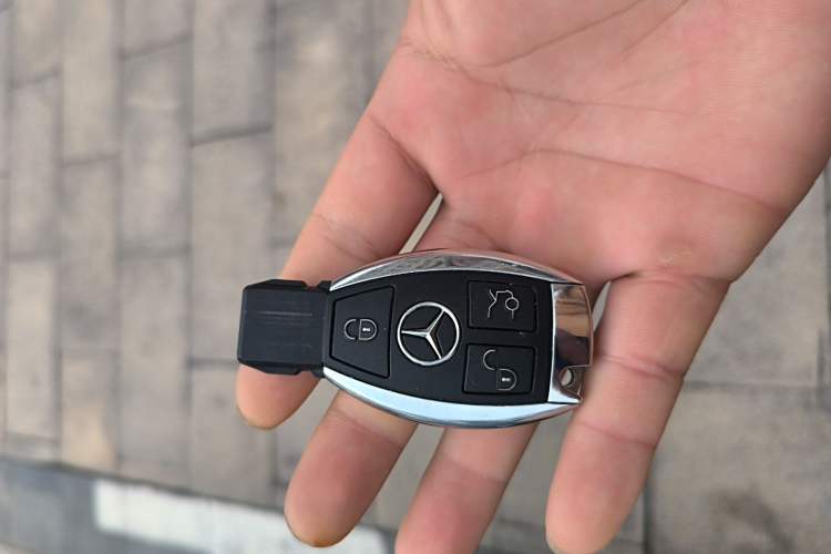 Used Mercedes-Benz R-Class 2017 R 320 4MATIC Business Edition Prestige Model
