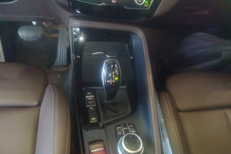 Used BMW X1 2022 xDrive25Li Luxury Model Gear Lever