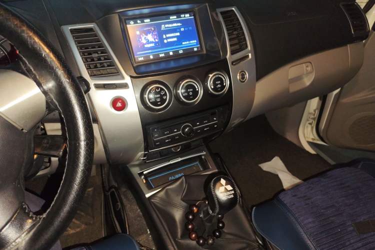 Used Mitsubishi Pajero Sport 2013 2.4L Manual Two-Wheel Drive Comfort Edition