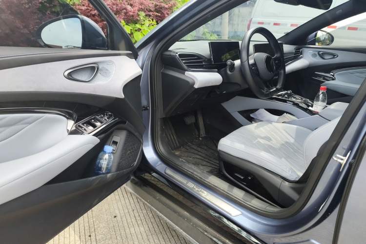 Used BYD Seal 2022 550 km Standard Range Rear-Wheel Drive Prestige Version
