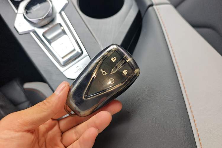 Used Changan UNI-V 2023 1.5T Prestige Model