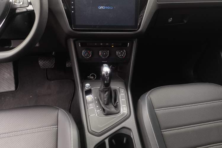 Used Volkswagen Tiguan L 2020 330TSI Automatic Two-Wheel Drive Luxury Edition China VI Standard
