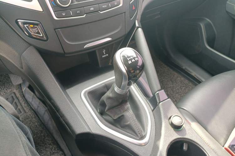 Used Dongfeng Aeolus AX7 2016 1.4T Manual Zhuyue Model Gear Lever