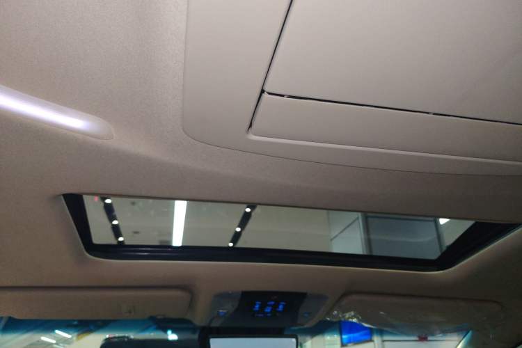 Used Toyota Vellfire 2021 Crown Dual-Engine 2.5L HV Supreme Edition
