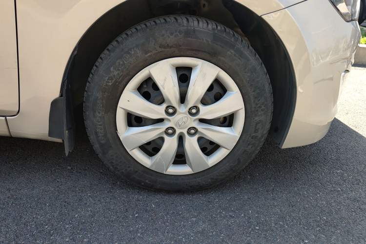 Used Hyundai Verna (older generation) 2014 1.4L Manual Smart GLS Trim
