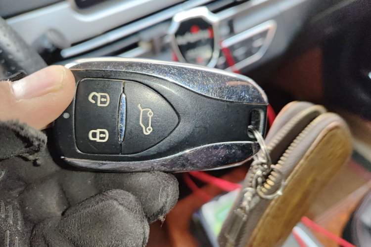 Used Dayun Yuehu 2021 32.85 kWh Two-Wheel-Drive Sprite Version Vehicle Key