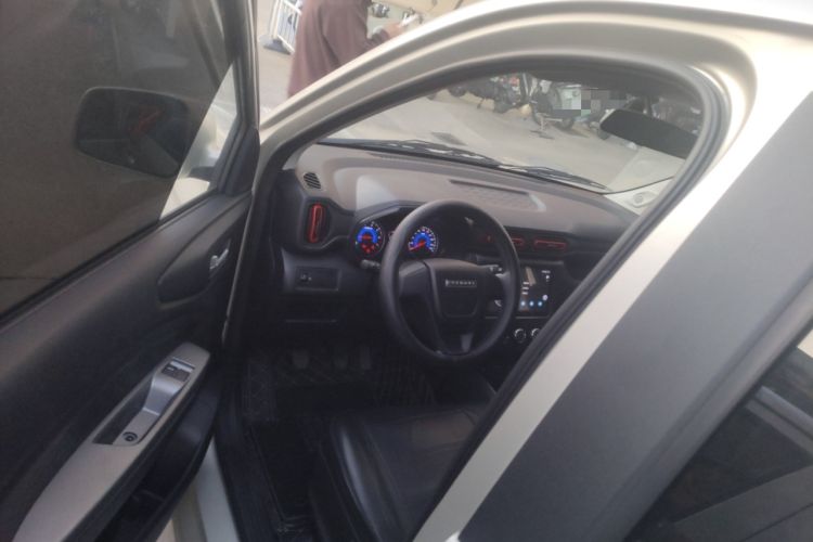 Used Dongfeng Fengon 380 2022 1.5L Comfort-Class Passenger Vehicle (Steel Spring) with 7 Seats