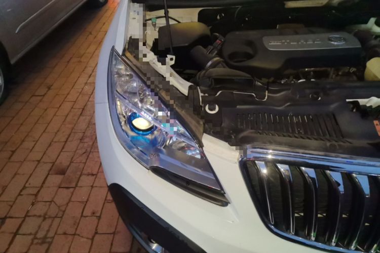 Used Buick Encore 2014 1.4T Automatic Two-Wheel Drive Urban Elite Model Right Front Headlight