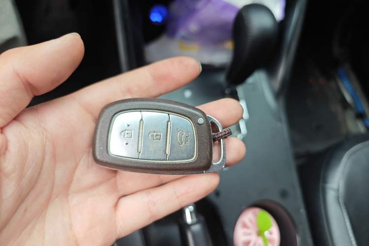 Used Hyundai ix35 2013 2.0L Automatic Two-Wheel Drive Smart GLS China IV Standard
