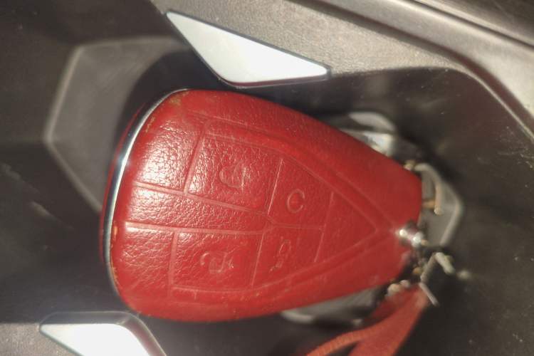 Used CHANGAN OSHAN Z6 2022 Blue Whale 1.5T DCT Smart Edition Urban Version Vehicle Key