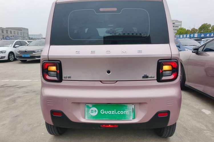 Used Geely Galaxy Panda 2023 Panda Mini 200km Endurance Bear Rear