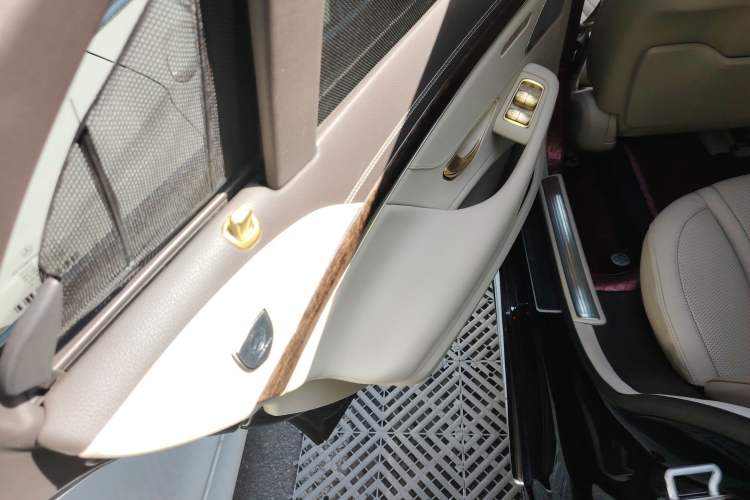 Used Mercedes-Benz S-Class 2014 S 320 L Business Model
