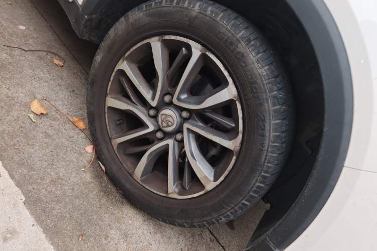 Used Baojun 730 2019 1.5L Manual Fashion Model 7-seater China VI Right Front Wheel Hub