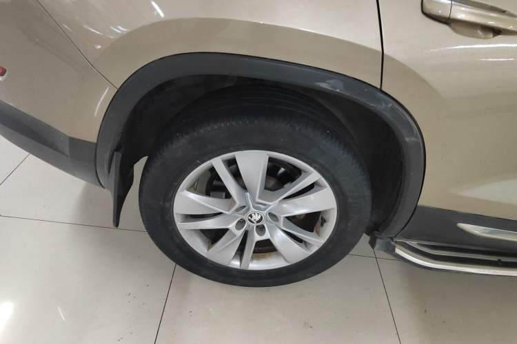 Used Skoda Kodiaq 2018 Facelifted TSI330 5-Seater Two-Wheel-Drive Luxury Enjoyment Edition