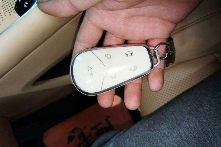 Used VOYAH Dream 2025 PHEV Four-Wheel Drive Excellence Kunpeng Edition