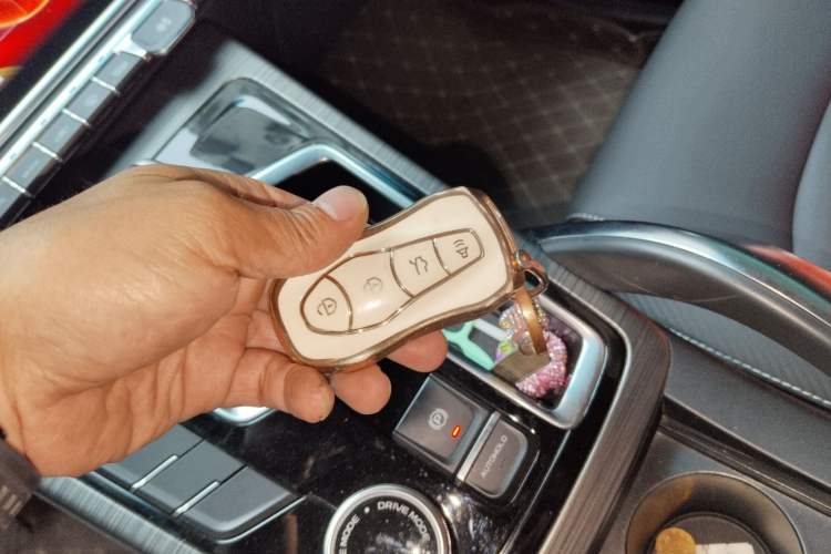 Used Geely Auto Emgrand X7 Sport 2020 1.5TD Automatic Smart Connect PRO Vehicle Key