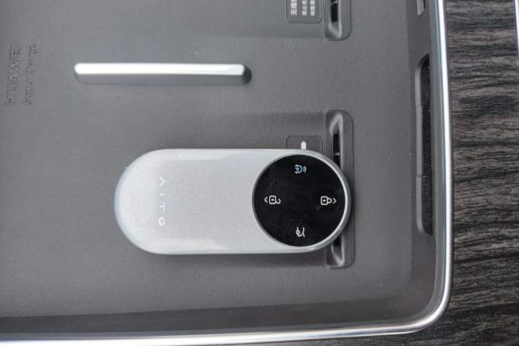 Used Hima AITO M9 2025 Extended-Range Max Version 52 kWh 6-Seater Edition Interior 1