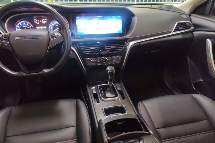 Used Venucia T90 2018 2.0L CVT Smart Connect Luxury Edition China V Standard
