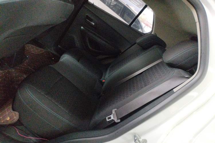 Used Chevrolet Trax 2016 1.4T Automatic Two-Wheel Drive Comfort Version with Sunroof Left Rear Seat