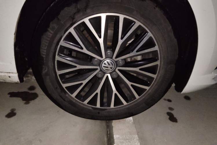 Used Volkswagen Sagitar 2019 280TSI DSG Comfort Version China VI Standard Right Front Wheel Hub