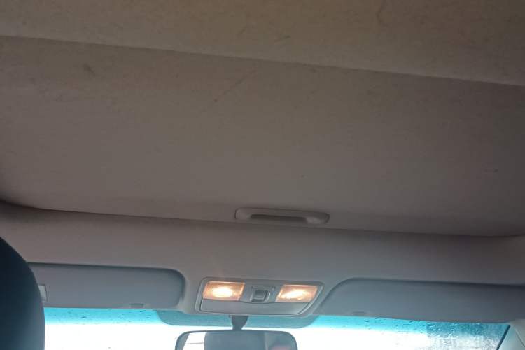 Used Kia K2 2012 Hatchback 1.4L MT Cool Edition Commemorative Model
