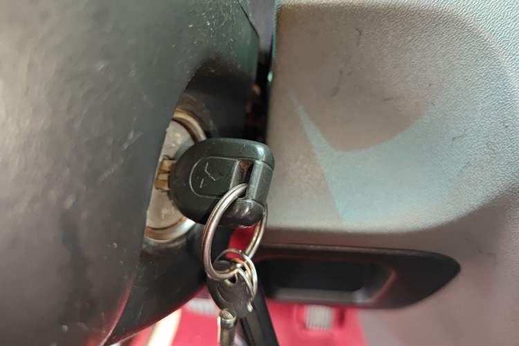 Used Mitsubishi Pajero 2011 V73 3.0L AT GLX Vehicle Key