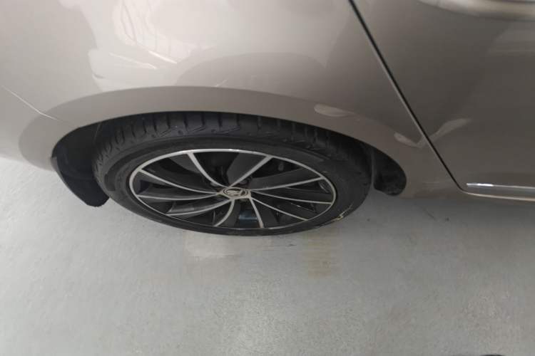 Used Skoda Octavia 2019 TSI280 DSG SmartDrive Luxury Edition China VI Right Rear Wheel Hub