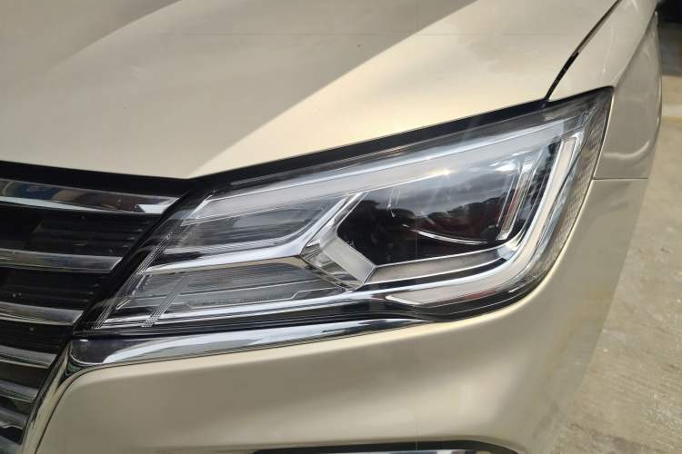 Used Roewe i5 2019 1.5L Automatic 4G Connected Langhao Edition Left Front Headlight