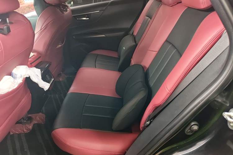 Used Toyota Harrier 2022 Dual-Engine 2.5L CVT Two-Wheel Drive Luxury Edition Left Rear Seat