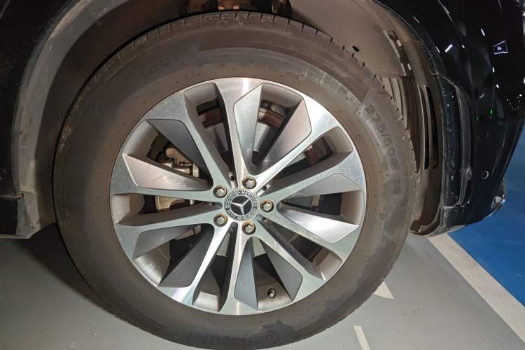 Used Mercedes-Benz GLE 2021 GLE 350 4MATIC Dynamic Edition Right Front Wheel Hub