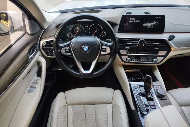 Used BMW 5 Series New Energy 2018 530Le Luxury Package Steering Wheel