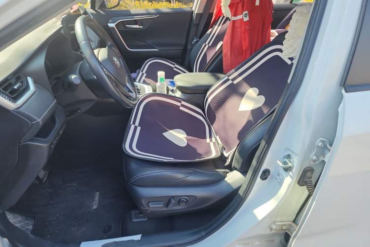 Used Toyota Wildlander 2023 2.0L CVT Two-Wheel Drive Luxury PLUS Edition