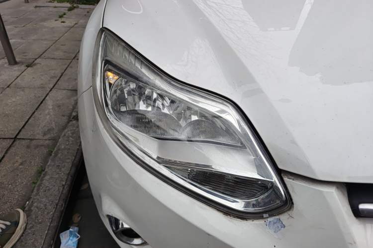 Used Ford Focus 2012 Sedan 1.6L Automatic Fashion Edition
