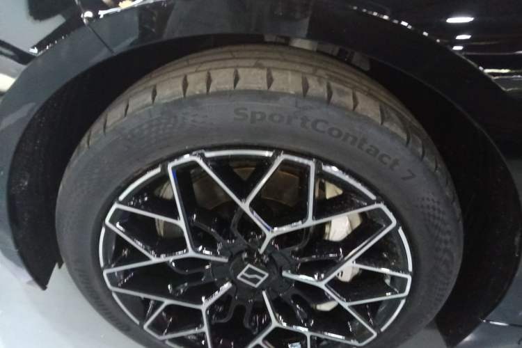 Used Zeekr 001 2026 Model 103° Rear-Drive Max Version Left Front Wheel Hub