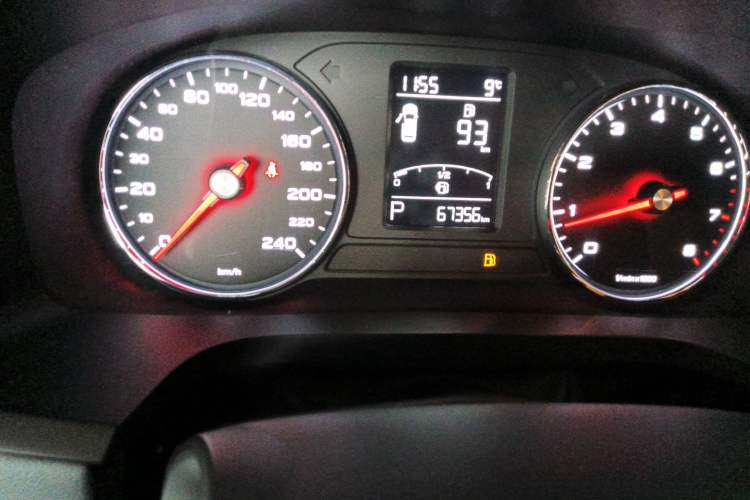 Used Roewe i6 2019 PLUS 1.6L CVT 4G Connected Luxury Deluxe Edition
