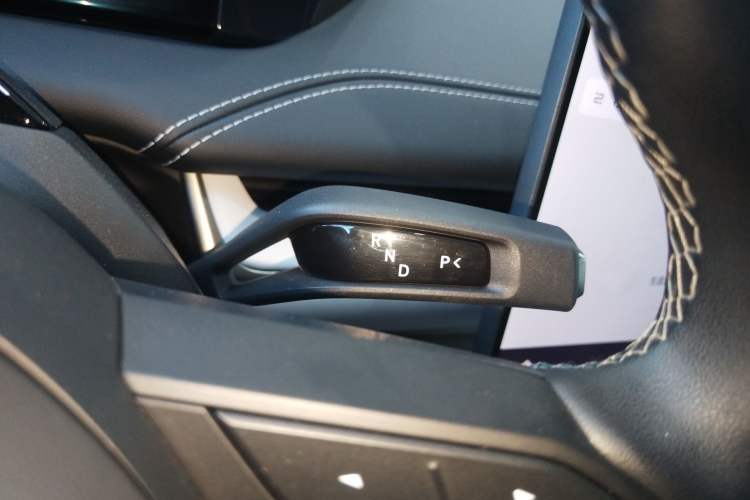 Used Xiaomi Auto SU7 2024 Rear-Drive Standard Founder Edition
